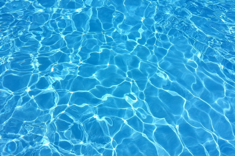 L'impact environnemental d'une piscine est conséquent. Comment le réduire facilement ?