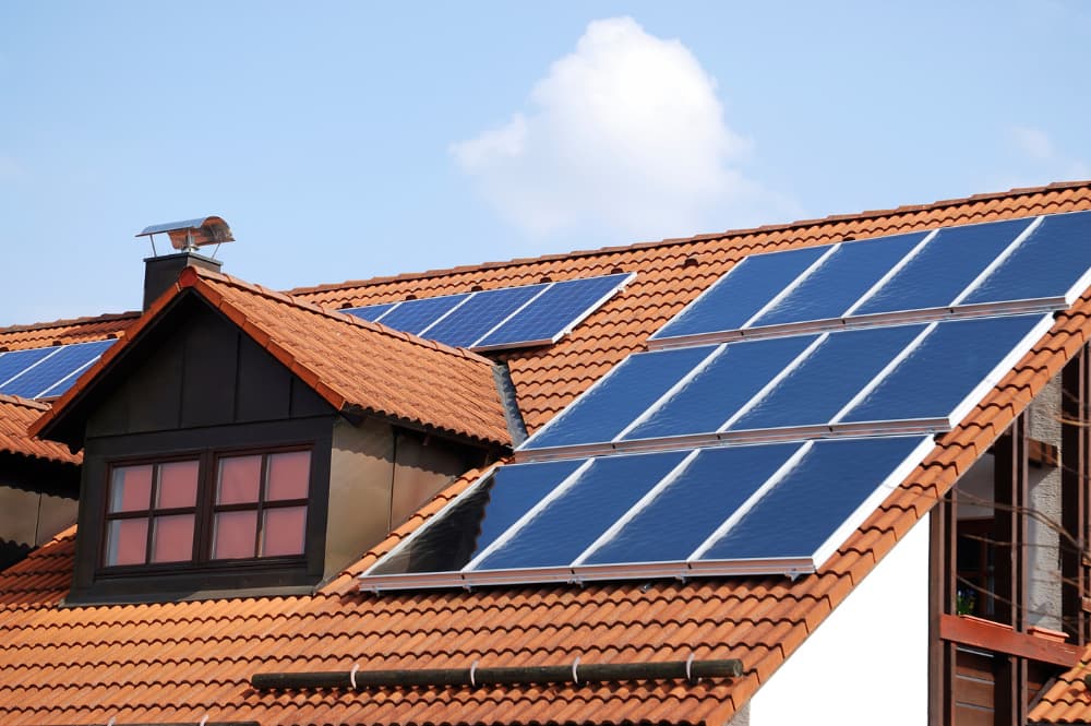 Maison avec panneaux photovoltaïque en autoconsommation